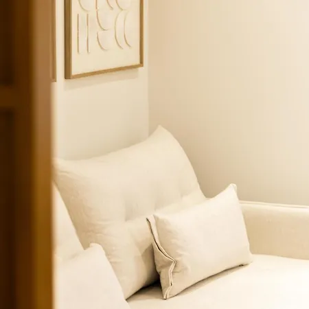 Apartment Cf Stay, Premium Old Town Living Under The Castle! *