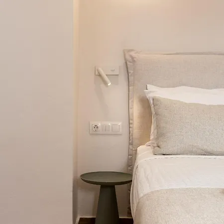 Apartment Cf Stay, Premium Old Town Living Under The Castle!